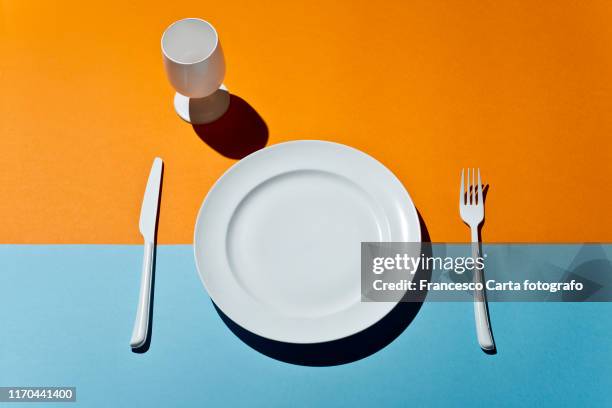 empty plate table setting - leerer teller stock-fotos und bilder