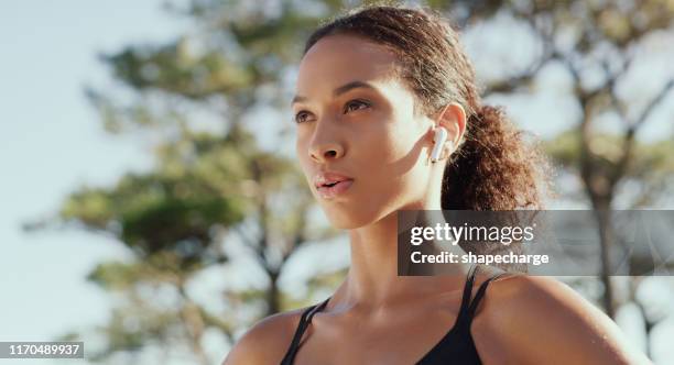 i feel the beat, now let's get running - bluetooth headphones stock pictures, royalty-free photos & images