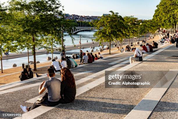 les rives du rhône à lyon - lyon photos et images de collection