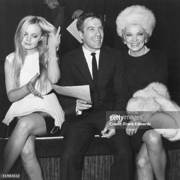 From left to right, American actress Alexandra Ray, actor, director and screenwriter John Cassavetes and his wife, actress Gena Rowlands, circa 1968.