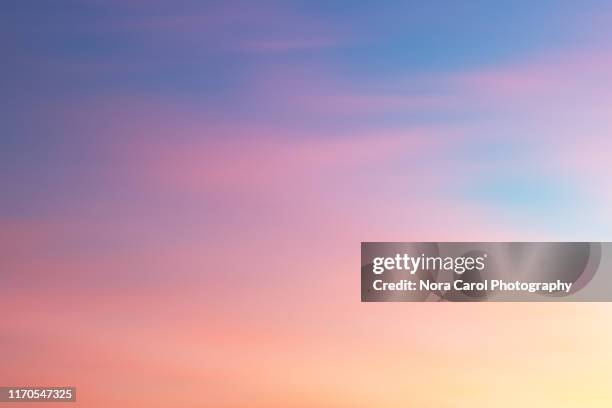 colorful sunset background - dusk sky - fotografias e filmes do acervo