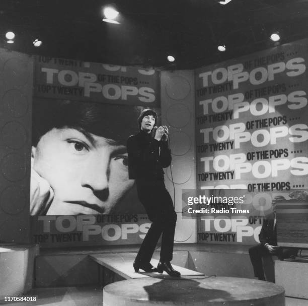 Singer Dave Berry performing on the BBC television series 'Top of the Pops', circa 1965.