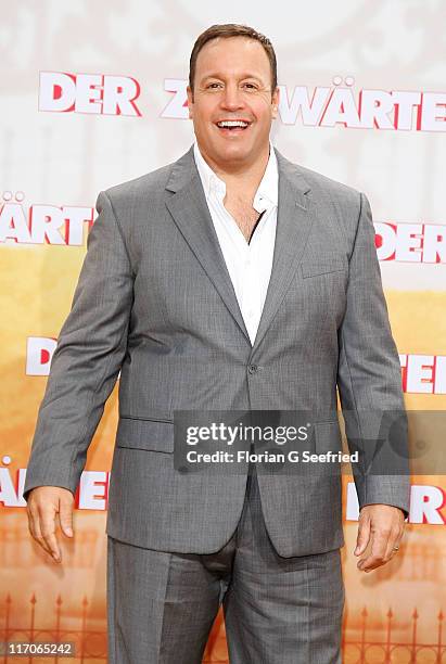 Actor Kevin James attends the Premiere of 'Zookeeper' at CineStar on June 20, 2011 in Berlin, Germany.