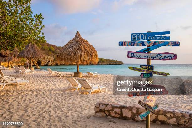 curacao, abao beach case - curacao imagens e fotografias de stock