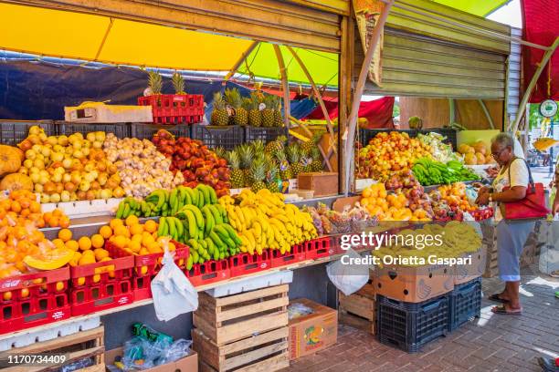 curacao, willemstad - vegetable market - dutch caribbean island stock pictures, royalty-free photos & images