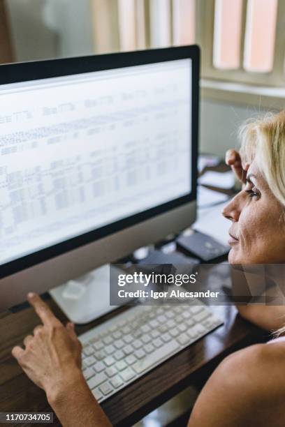 Blonde Computer Network Program Cybersecurity Woman Blonde Photos and Premium High Res Pictures - Getty ...