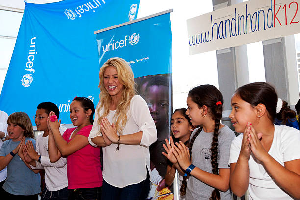 Pop Star Shakira Meets Israeli President Peres
