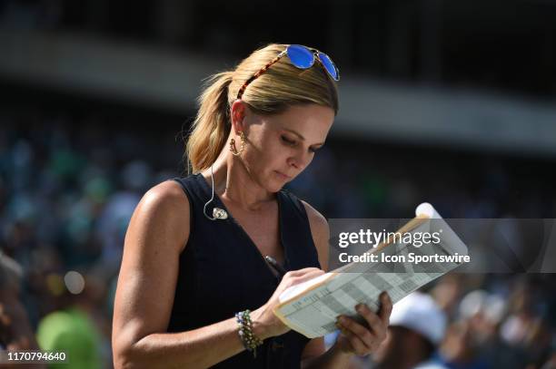 Fox Sports Shannon Spake checks her notes during the game between the Detroit Lions and the Philadelphia Eagles on September 22, 2019 at Lincoln...