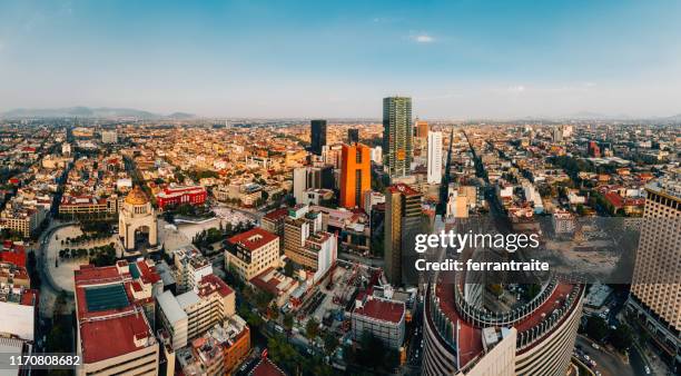 skyline van mexico-stad - ciudad de méxico stockfoto's en -beelden