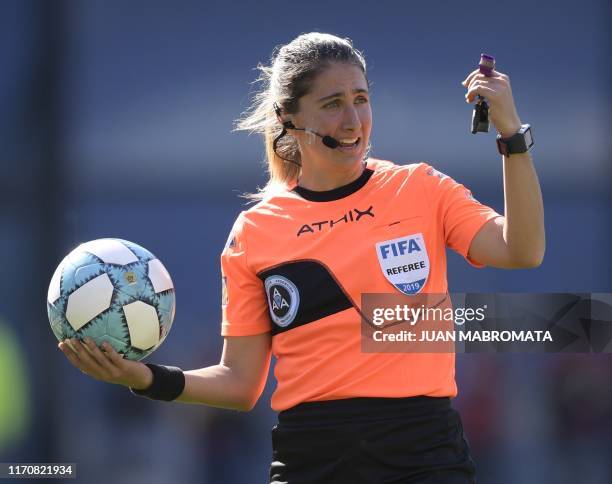 80 Laura Fortunato (Referee) Stock Photos, HighRes Pictures, and