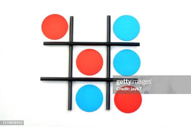 tic tac toe game - tic tac toe stock pictures, royalty-free photos & images