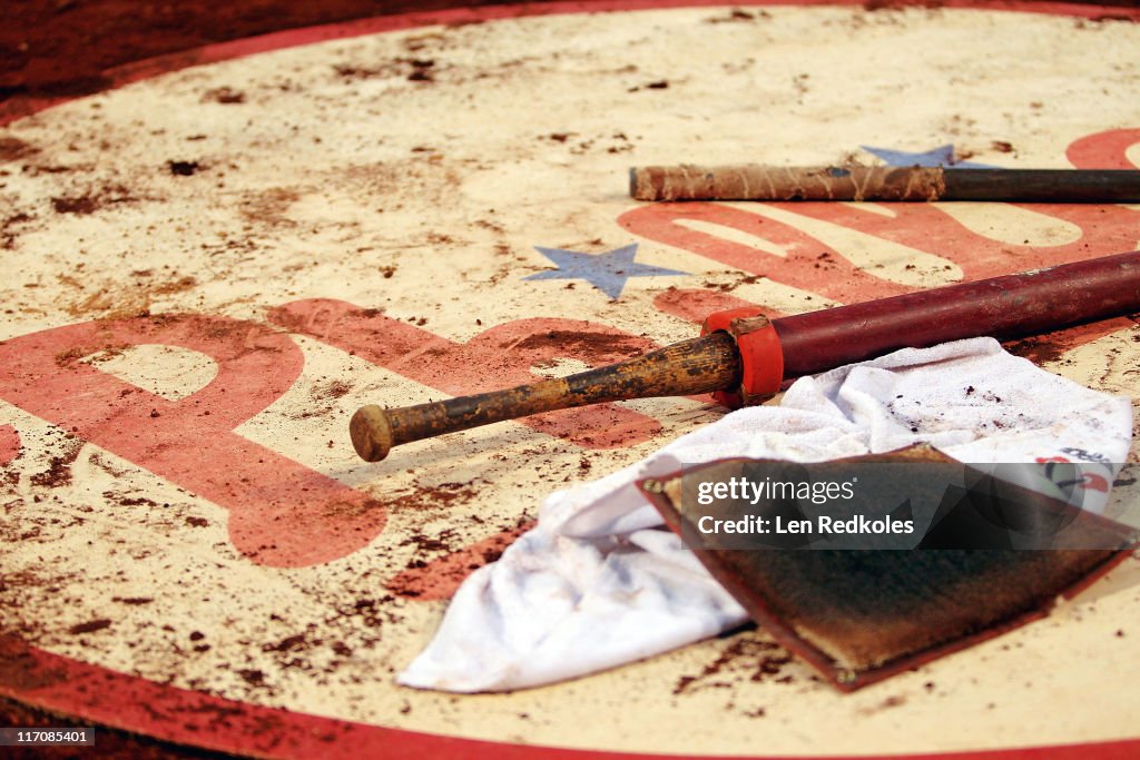 Florida Marlins v Philadelphia Phillies - Game Two