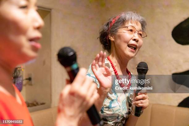 338点のカラオケ 日本人のストックフォト Getty Images 338点のカラオケ 日本人のストックフォト Getty Images