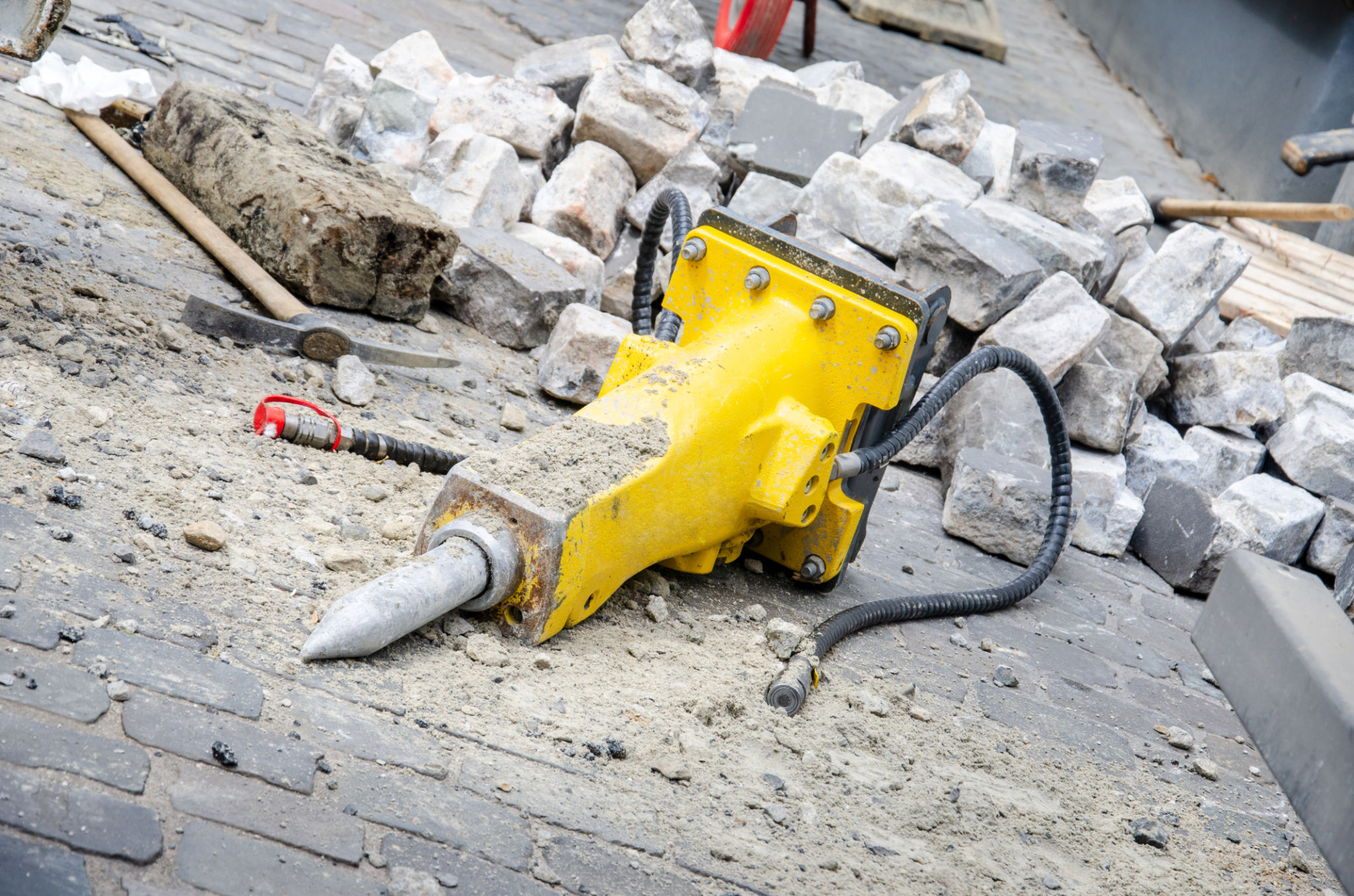 hydraulic breaker