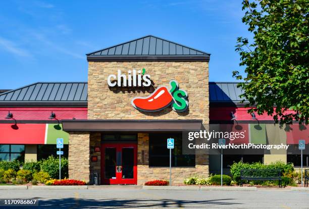 chili's restaurant - sterling heights michigan stock pictures, royalty-free photos & images