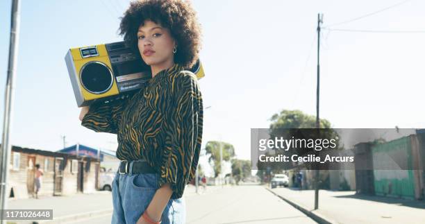 聆聽街道的聲音 - moda vintage 個照片及圖片檔