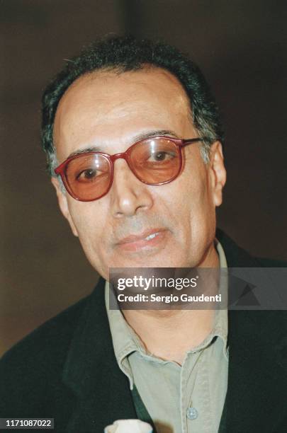 Abbas Kiarostami reçoit la médaille d'or Fellini à l'UNESCO, pour l'ensemble de son oeuvre.