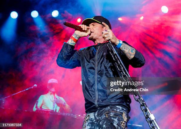 Vanilla Ice Hat Photos and Premium High Res Pictures - Getty Images