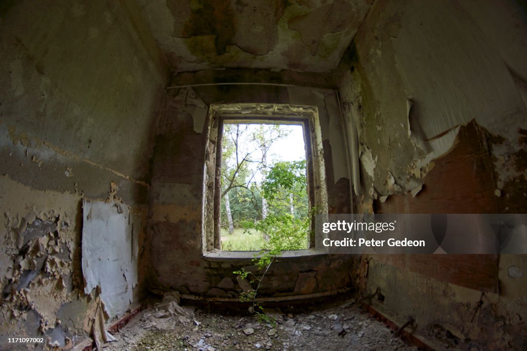 Abandoned secret soviet military base - Distressed Room with a window