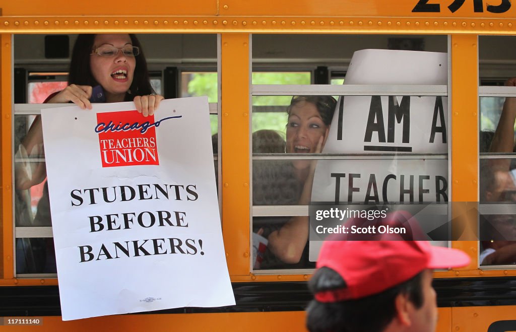 Protesters Demand Chicago Schools Negotiate With Union