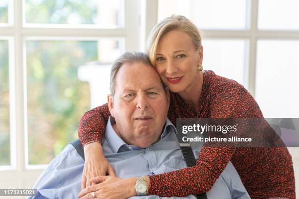 September 2019, Bavaria: Ottfried Fischer, actor and cabaret artist, and his partner Simone Brandlmeier. Photo: Armin Weigel/dpa