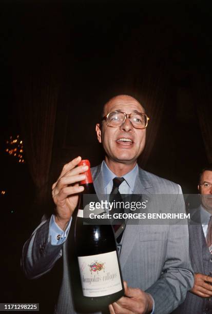 Président du RPR Jacques Chirac, réélu le 21 mars 1983 le maire de Paris, fête le 16 novembre 1983 à l'Hôtel de Ville de Paris, l'arrivée du...