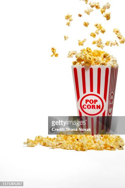 popcorn popping - movie still stock-fotos und bilder