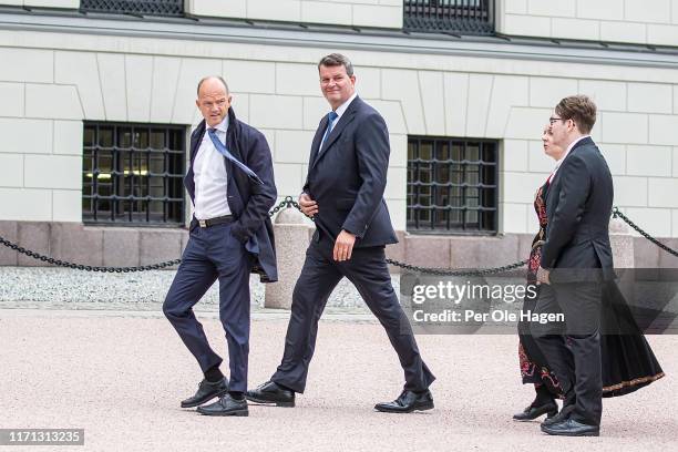 Director General of the Confederation of Norwegian Enterprise , Ole Erik Almlid. And Hans-Christian Gabrielsen, the leader of the Norwegian...