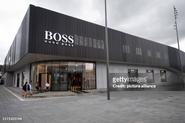 Belang Orthodox plek 118 Hugo Boss Outlet Photos and Premium High Res Pictures - Getty Images