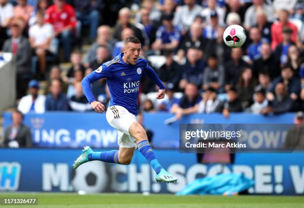 Jamie Vardy of Leicester City scores his team's first goal during the Premier League match between Leicester City and AFC Bournemouth at The King...