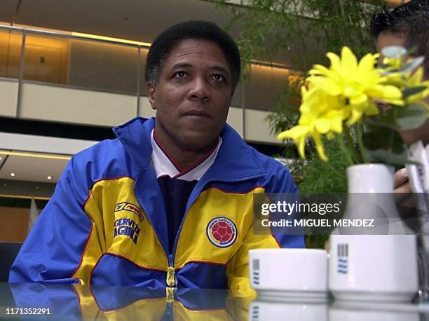 Francisco Maturana, head coach of the Colombian soccer team, rests in the lobby of the hotel in Buenos Aires, 01 June 2001. Francisco Maturana...