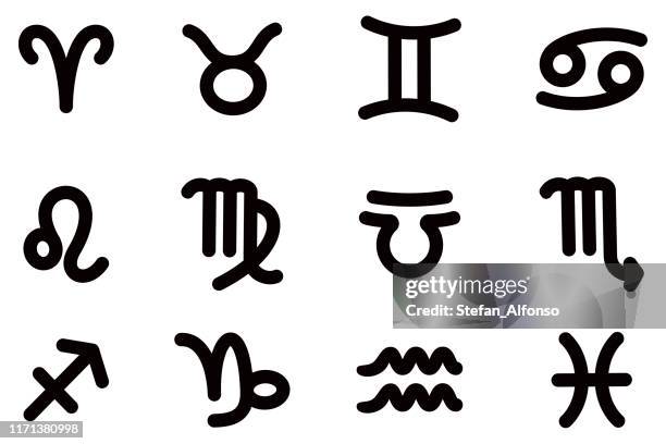 einfache handgezeichnete symbole astrologischer zeichen auf weißem hintergrund - astrology sign stock-grafiken, -clipart, -cartoons und -symbole