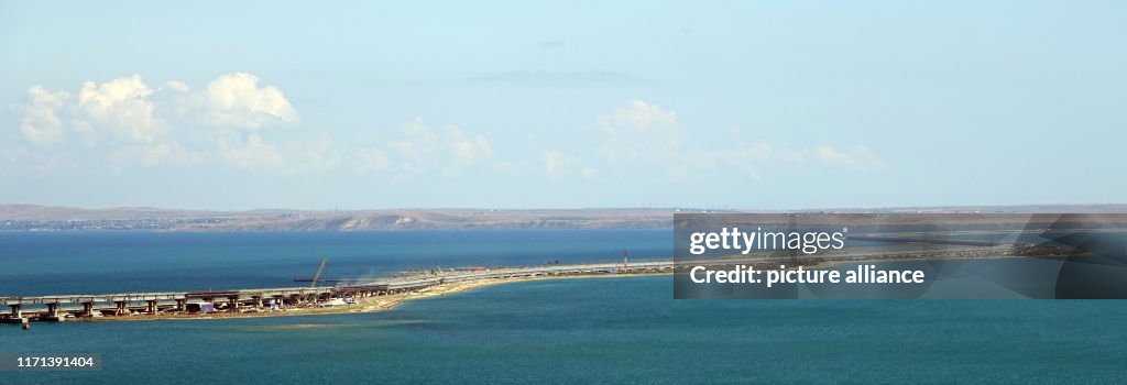 Dpa-Story: "Russian" life in Crimea