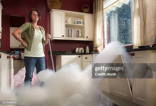 cocina de catástrofe - home disaster fotografías e imágenes de stock