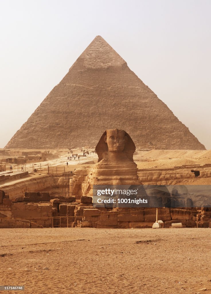 Die Sphinx und Pyramide