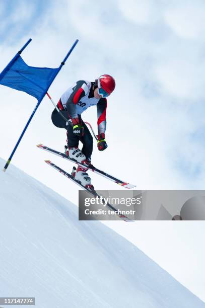 extreme gara di salto in discesa - ski foto e immagini stock