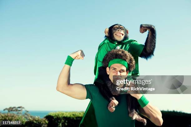 héroes del medio ambiente - funny monkeys fotografías e imágenes de stock