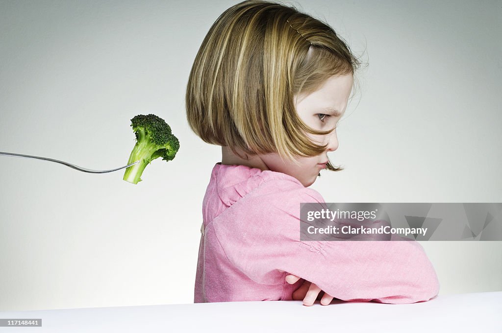 Jeunes filles refusant de manger sa Greens