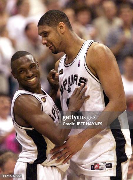 Tim Hug Tim Duncan Hug Photos and Premium High Res Pictures - Getty Images