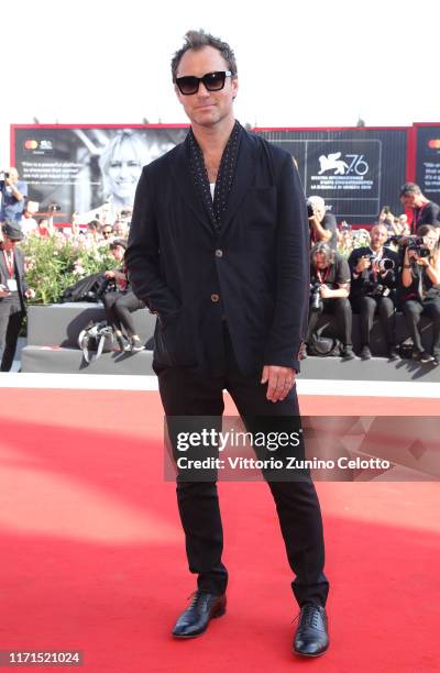 Jude Law walks the red carpet ahead of "The New Pope" screening during the 76th Venice Film Festival at Sala Grande on September 01, 2019 in Venice,...