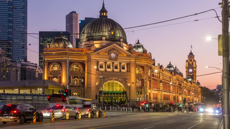 https://media.gettyimages.com/id/1171533643/video/melbourne-flinders-street-train-station-in-australia-at-sunset.jpg?b=1&s=640x640&k=20&c=I9ij1rU9ExlzheDXShxzAfHPTcgq7W2YHDLPZfVVZrE=