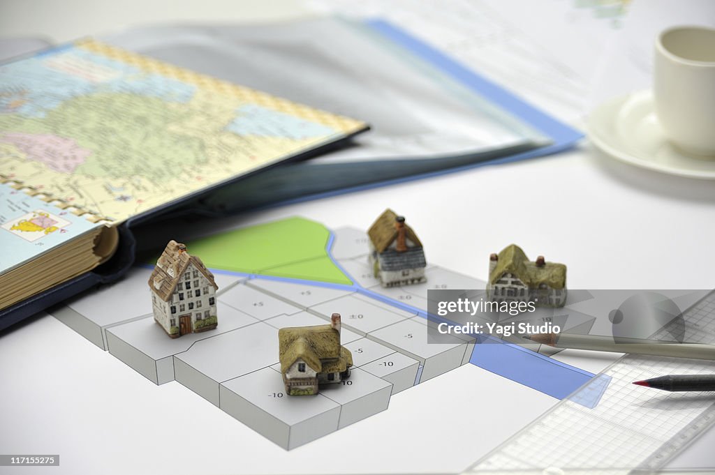 A three-dimensional topographical map and the toy