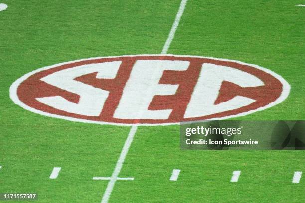 Razorbacks Sec R Logo Arkansas Razorbacks Logo Photos and Premium High Res Pictures - Getty ...