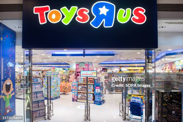uitrusting creatief Mammoet 7,091 Toys R Us Photos and Premium High Res Pictures - Getty Images