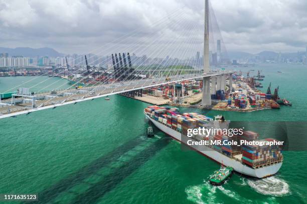 aerial view container cargo ship on terminal commercial port,business logistic and transportation industry in hong kong,top view background - shipping container top view - fotografias e filmes do acervo