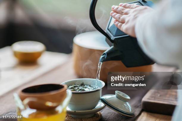 chinese tea ceremony - ceremony imagens e fotografias de stock