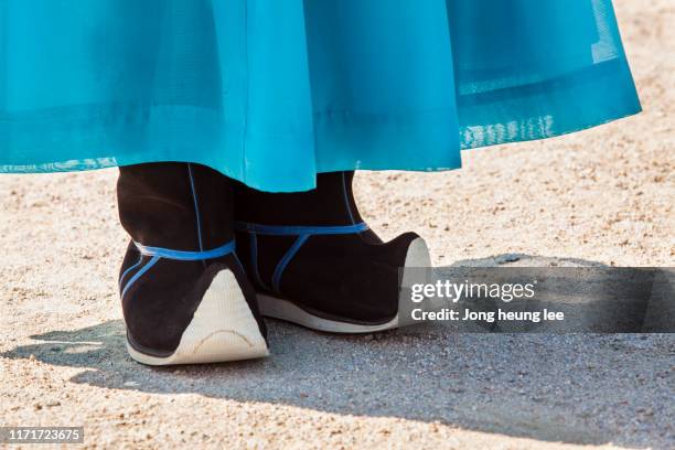 sumunjang (royal guard) changing ceremony in gyeongbok palace,hanbok, seoul  korea - jong heung lee stock pictures, royalty-free photos & images