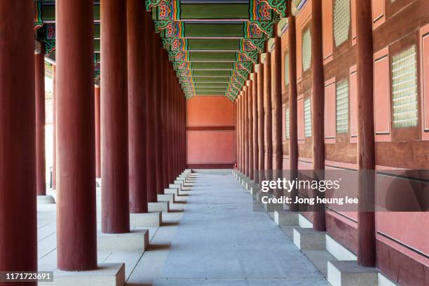 wooden columns inside gyeongbokgung palace - jong heung lee stock pictures, royalty-free photos & images