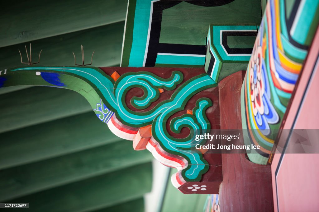 Beautiful Gyeongbokgung Palace eaves pattern (Dan-Cheong)