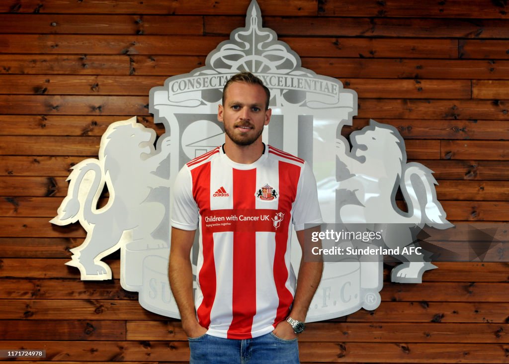Sunderland Unveil New Signing Laurens De Bock